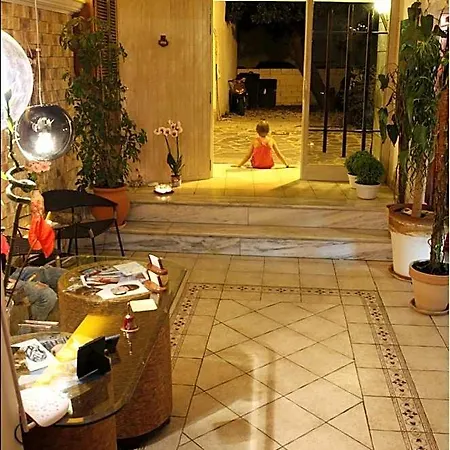 Kostis Hotell